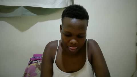 juicy_bella2 online show from October 2, 4:52 am