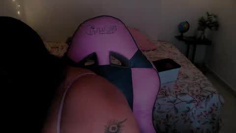Snapshot of juicy_elenxx chatting on September 19, 3:41 am EleN online show from September 19, 3:41 am