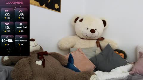 Snapshot of juicy_mystery chatting on December 19, 4:13 pm laura online show from December 19, 4:13 pm