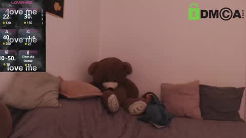 Snapshot of juicy_mystery chatting on February 22, 10:29 am laura online show from February 22, 10:29 am