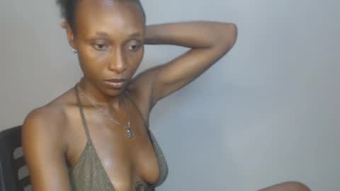 Snapshot of juicy_pinkpussy564197 chatting on April 27, 9:13 pm olivia online show from April 27, 9:13 pm