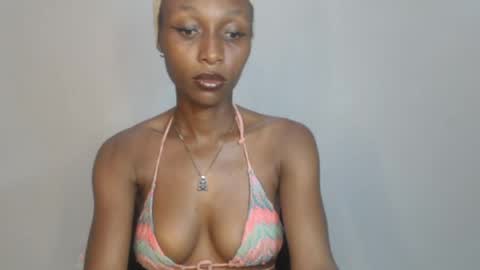Snapshot of juicy_pinkpussy564197 chatting on May 19, 6:47 pm olivia online show from May 19, 6:47 pm