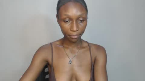 Snapshot of juicy_pinkpussy564197 chatting on May 25, 9:10 pm olivia online show from May 25, 9:10 pm