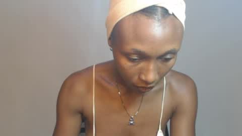 Snapshot of juicy_pinkpussy564197 chatting on June 3, 11:02 am olivia online show from June 3, 11:02 am