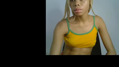 Snapshot of juicy_slut0 chatting on June 4, 7:36 am Champaign online show from June 4, 7:36 am