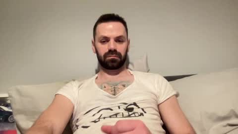 Snapshot of juicybonewar chatting on February 26, 11:26 pm Daddy Tiger online show from February 26, 11:26 pm