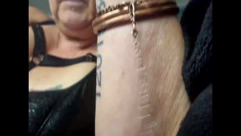 Snapshot of juicygina_ chatting on December 5, 12:55 pm Juicygina  online show from December 5, 12:55 pm