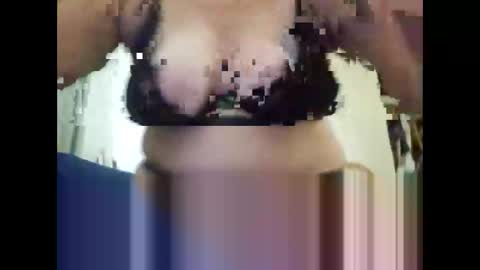Snapshot of juicygina_ chatting on October 9, 10:52 pm Juicygina  online show from October 9, 10:52 pm