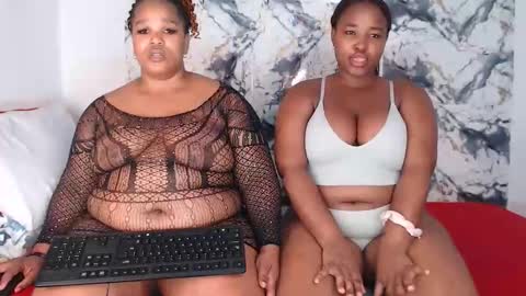 Snapshot of juicyjasminx chatting on March 19, 11:31 pm juicyjasminx online show from March 19, 11:31 pm