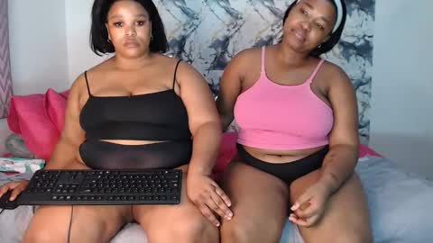 Snapshot of juicyjasminx chatting on April 13, 9:42 pm juicyjasminx online show from April 13, 9:42 pm