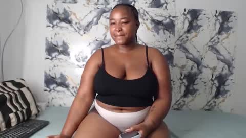 Snapshot of juicyjasminx chatting on April 30, 7:25 am juicyjasminx online show from April 30, 7:25 am