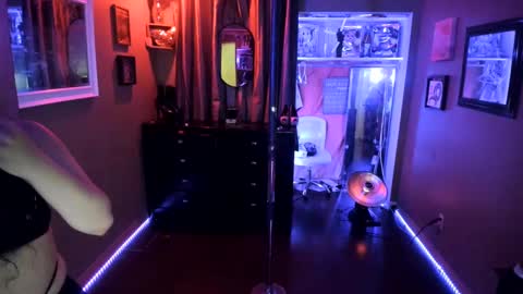 Snapshot of juicyjayxxx69 chatting on January 1, 2:41 am juicyjayxxx69 online show from January 1, 2:41 am