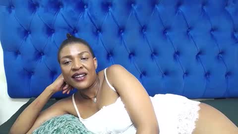 Snapshot of juicykayxxx chatting on May 11, 5:24 am Miss Kay online show from May 11, 5:24 am