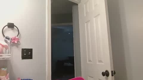 juicypeach2804 online show from April 29, 9:10 pm