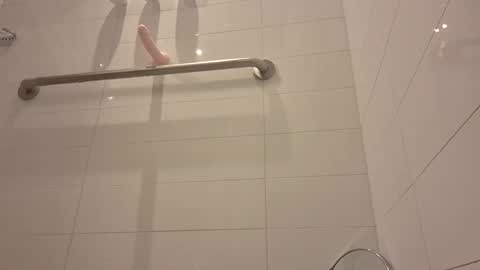 juicystraw online show from October 18, 11:00 am