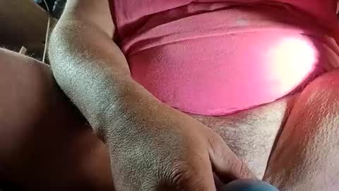 Snapshot of juicyweiner chatting on October 27, 6:39 am juicyweiner online show from October 27, 6:39 am