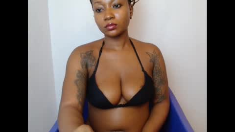 juicyxpink online show from February 6, 2:04 pm