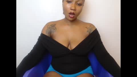 juicyxpink online show from March 6, 8:41 am