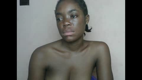 Snapshot of juicyyxboobs chatting on July 2, 12:10 am juicyyxboobs online show from July 2, 12:10 am
