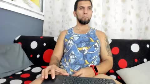 juleslake2 online show from November 1, 8:55 pm