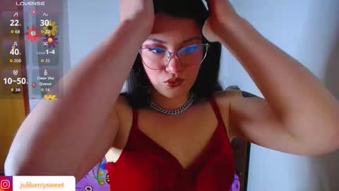 Juliana online show from October 25, 3:47 am