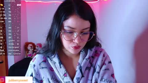 Juliana online show from April 5, 3:04 am