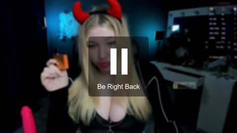 juli kisss online show from January 15, 1:34 am