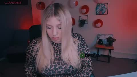 juli kisss online show from February 21, 9:34 am