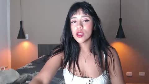 Snapshot of juli_love11 chatting on December 17, 12:05 am JULIETA online show from December 17, 12:05 am