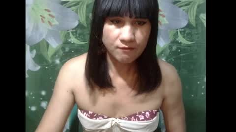 Snapshot of julia111987 chatting on May 2, 4:01 pm JULIA online show from May 2, 4:01 pm