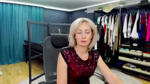 Snapshot of julia__cherry_ chatting on May 23, 2:10 pm julia__cherry_ online show from May 23, 2:10 pm