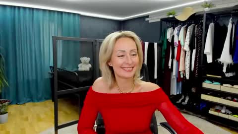 Snapshot of julia__cherry_ chatting on May 31, 1:18 pm julia__cherry_ online show from May 31, 1:18 pm
