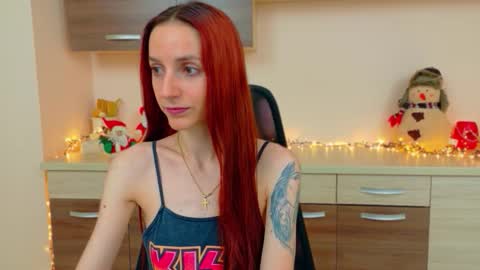 JuliaJae online show from December 17, 7:36 am