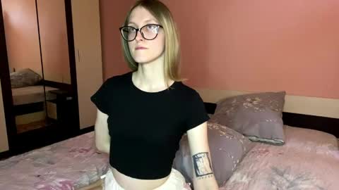 Snapshot of julia_charm chatting on May 26, 4:58 pm julia_charm online show from May 26, 4:58 pm
