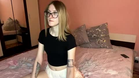 Snapshot of julia_charm chatting on May 28, 4:15 pm julia_charm online show from May 28, 4:15 pm