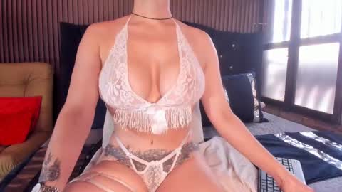 Snapshot of julia_dawson chatting on April 30, 9:30 pm Julia online show from April 30, 9:30 pm