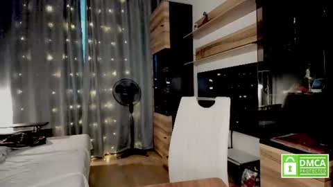 Snapshot of julia_t_mog chatting on June 28, 6:47 pm julia_t_mog online show from June 28, 6:47 pm
