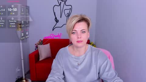 Julia online show from February 25, 7:07 am