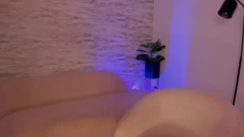 Julia Belle online show from October 18, 11:05 pm