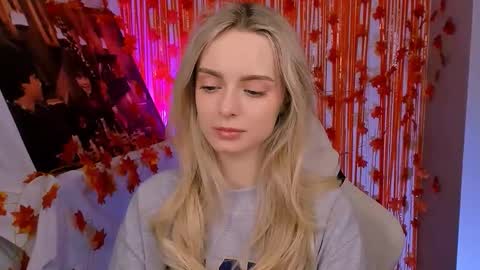 Snapshot of juliabrewwer chatting on November 17, 1:06 pm Julia online show from November 17, 1:06 pm