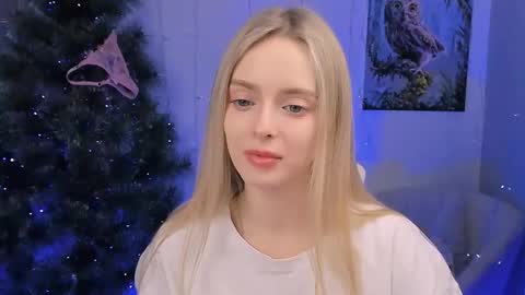 Snapshot of juliabrewwer chatting on December 19, 2:46 pm Julia online show from December 19, 2:46 pm