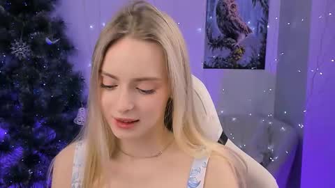 Snapshot of juliabrewwer chatting on February 12, 2:23 pm Julia online show from February 12, 2:23 pm