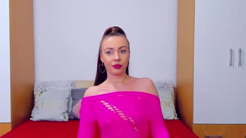 Snapshot of juliahaiee chatting on February 22, 9:59 pm juliahaiee online show from February 22, 9:59 pm