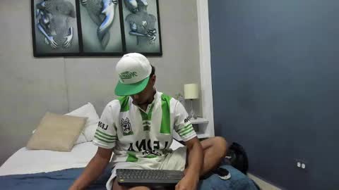 Snapshot of julian_billy chatting on December 23, 6:16 pm julian billy online show from December 23, 6:16 pm