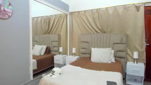 Snapshot of julian_billy chatting on February 17, 11:23 am julian billy online show from February 17, 11:23 am