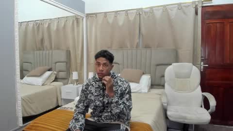 Snapshot of julian_billy chatting on March 11, 11:23 am julian billy online show from March 11, 11:23 am