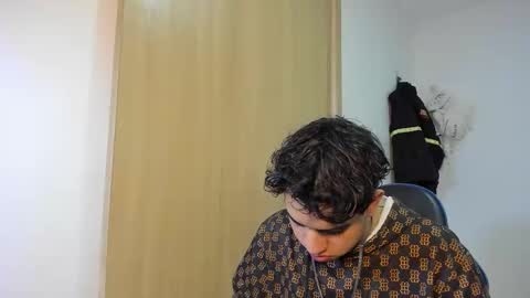 Snapshot of julian_billy chatting on November 1, 9:28 pm julian billy online show from November 1, 9:28 pm