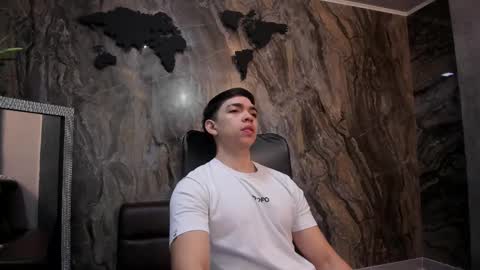 JULIAN  online show from February 18, 11:17 am