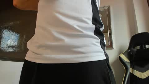 Snapshot of julian_wallace chatting on May 3, 6:03 pm julian_wallace online show from May 3, 6:03 pm