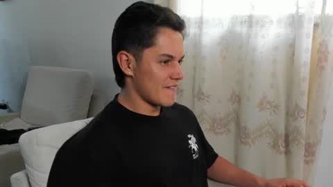Snapshot of julian_wallace1 chatting on May 30, 6:05 pm julian_wallace1 online show from May 30, 6:05 pm